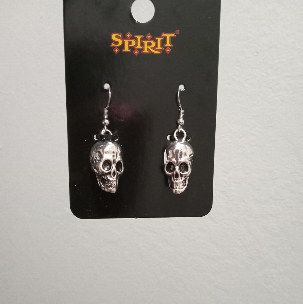 Skull earrings / 5/25